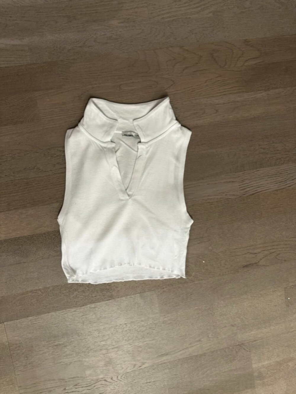 White cropped shirt
